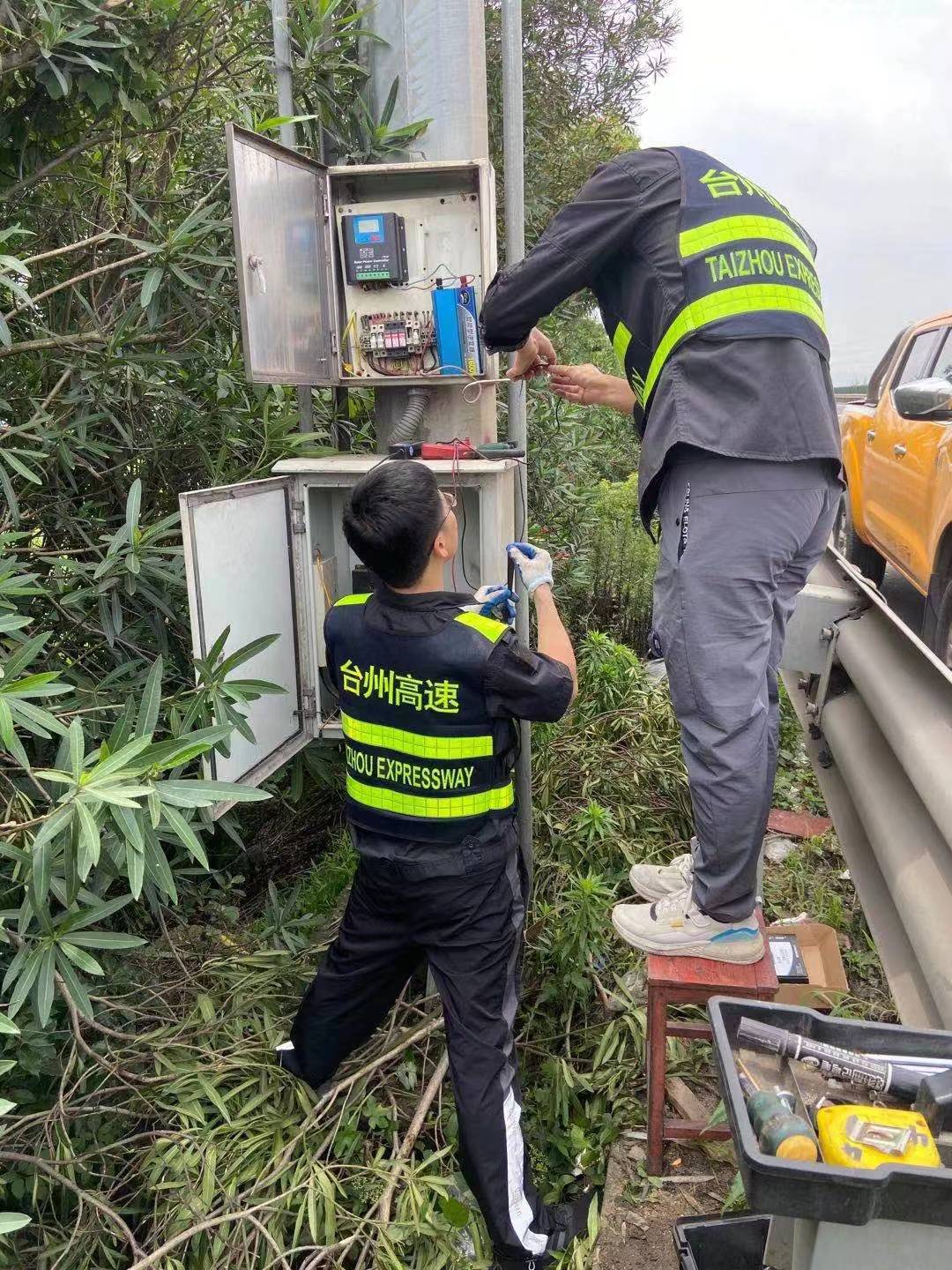 對沿線(xiàn)攝像頭檢修.jpg